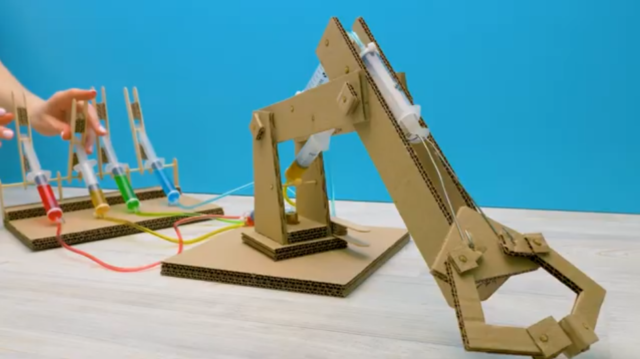 イベント名：電気を使わないロボットを作ろう！